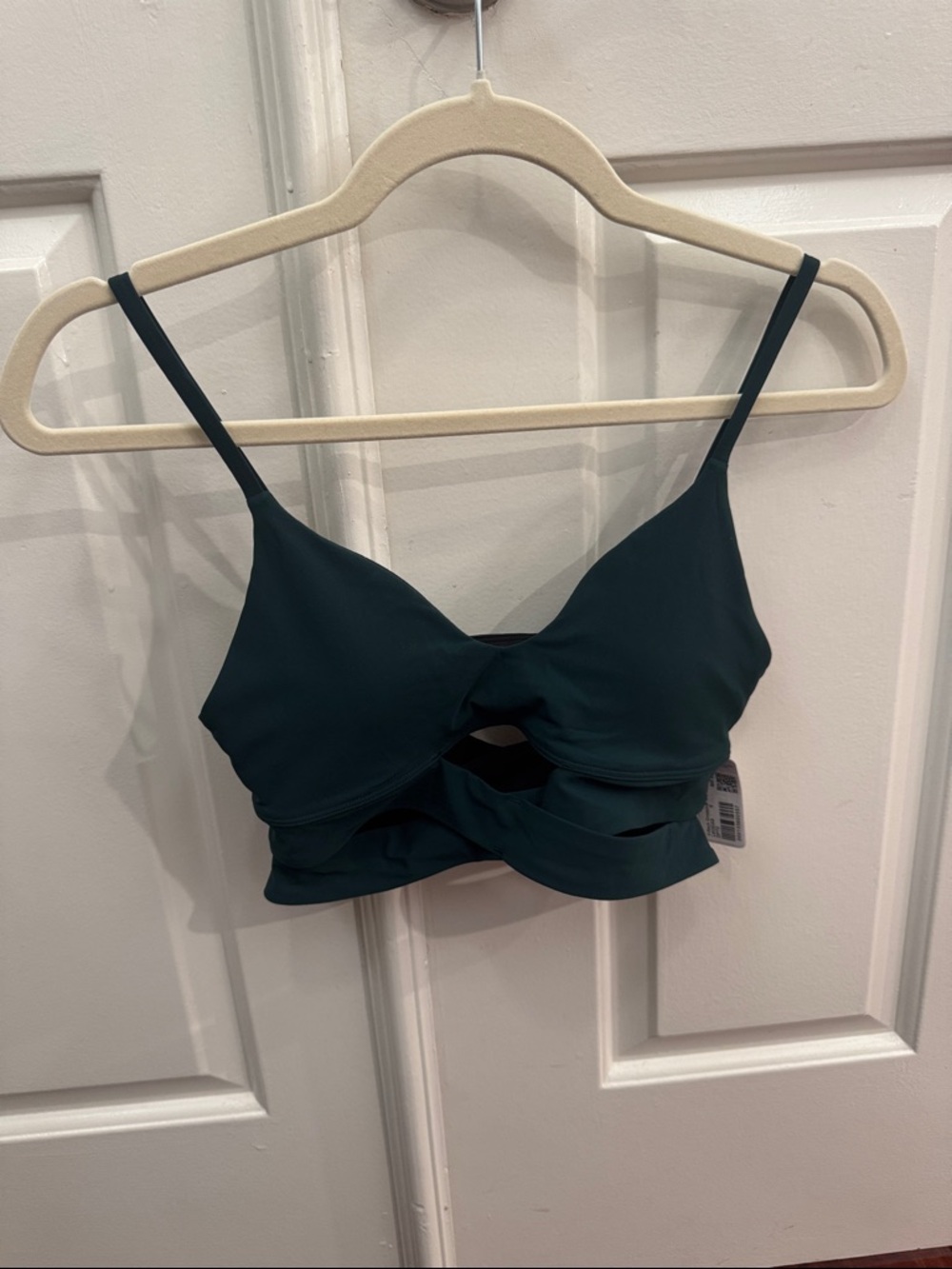 Lululemon V-Neck Crossover Underband Bra NWT Size 6